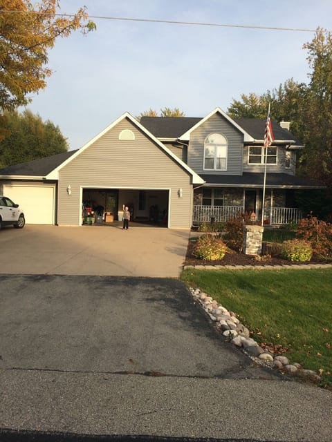 Plenty of driveway space