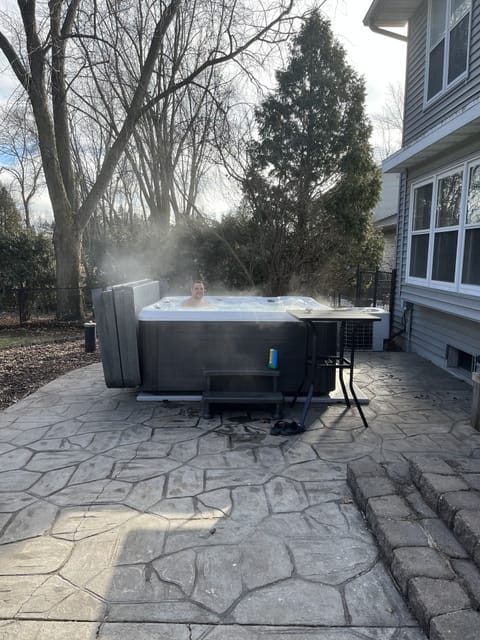 Relax after the day in the hot tub!