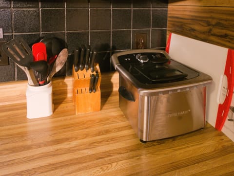 You like fried fish? Yeah, me too! Bring some oil and make me some, pleez