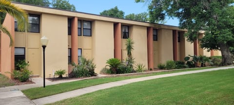 Beautiful grounds and privacy. Lush tropical landscaping.