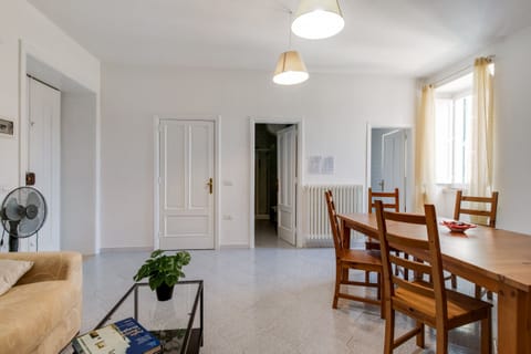 living room A due passi dal ponte - Affitti Brevi Italia