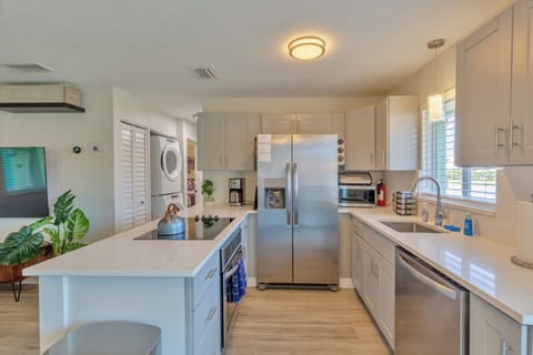 Quartz & Stainless Kitchen