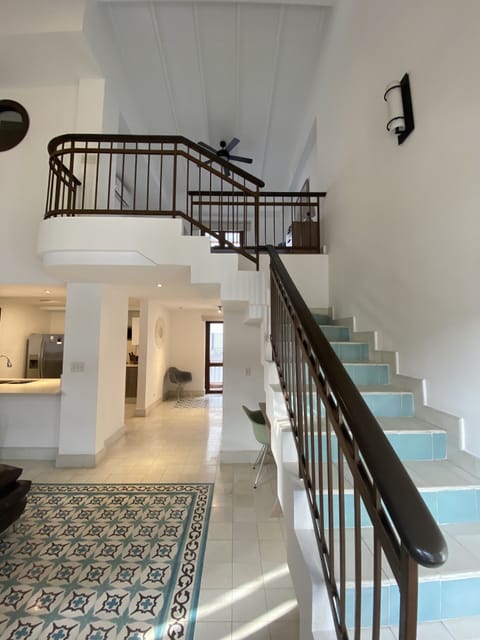 Stairwells to bedroom 