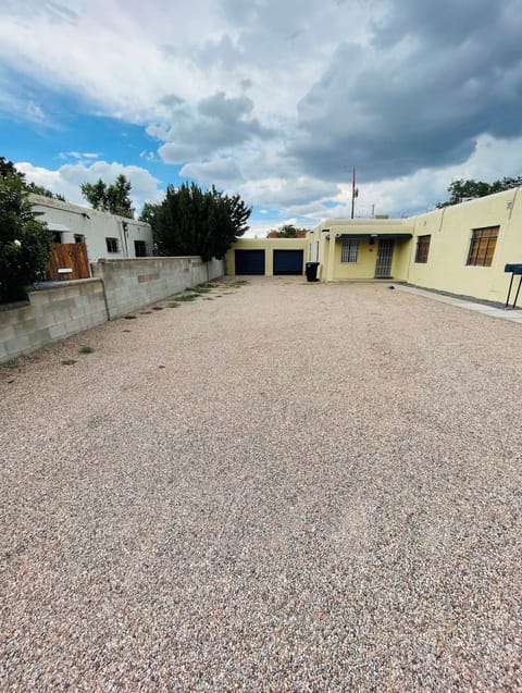 Plenty of parking if you’re hauling trailer or driving Uhaul truck.