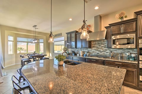 Fully Equipped Kitchen | Cooking Basics | Coffee Maker | Toaster