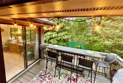 Lakeside Deck, Bar with five barstools, amazing water view!