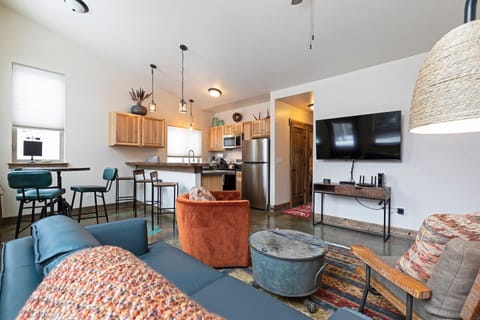 living area/dining/kitchen