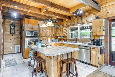 Kitchen | Cooking Basics | Drip & Keurig Coffee Maker