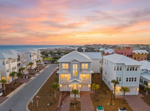 Prominence on 30A - Don't Worry Beach Happy