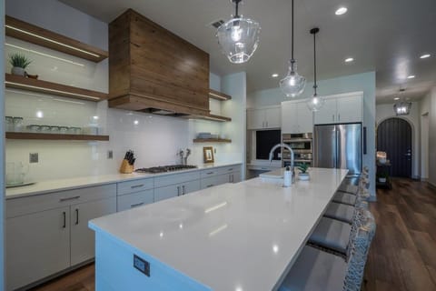 Plenty of space to prepare meals!