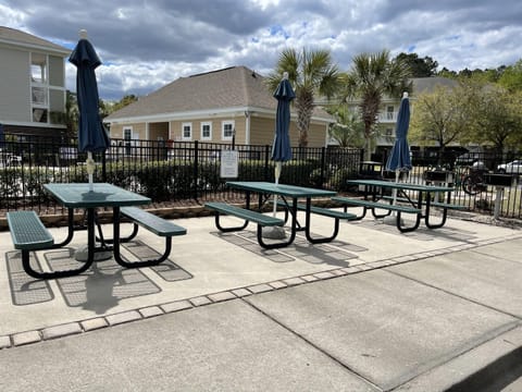 Have a poolside picnic