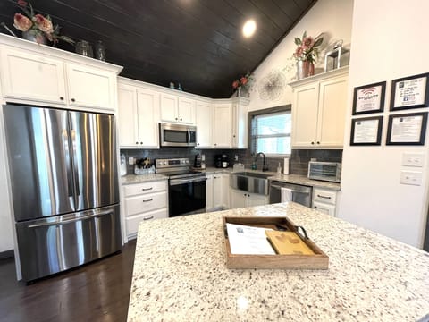 Fully stocked kitchen. Take a look in all cabinets and drawers