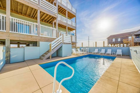 Surf or Sound Realty - 1000 - Bellavues - Pool Area -2