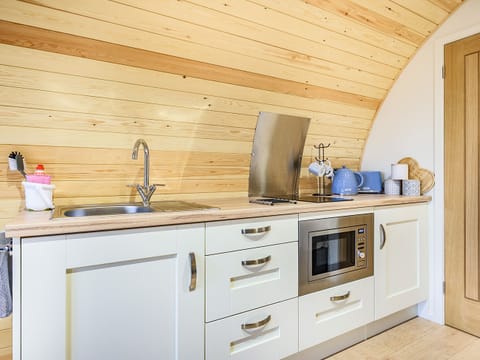 Open plan living space | Holdenby - Steepleton Lodge Farm, East Haddon