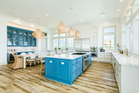 Spacious dining area and kitchen, great for meals with large groups