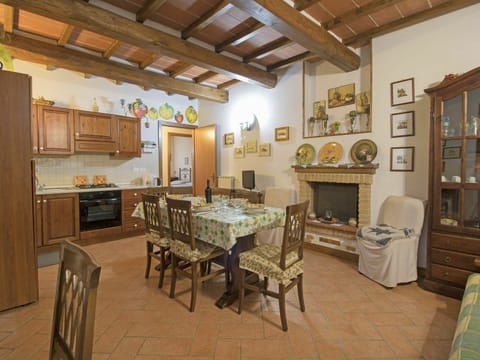 Picture Frame, Table, Furniture, Wood, Interior Design, Building, Architecture, Living Room, Floor, Chair