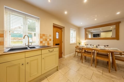 Ground floor: Kitchen with dining area