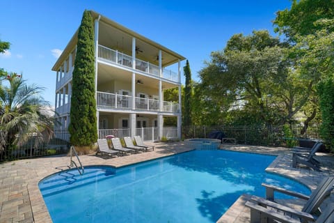 Hidden Gem Escape - Miramar Beach - Back Exterior & Private Pool