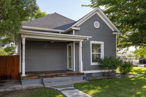 Keyless entry, motion detector light on porch lights sidewalk to parking.