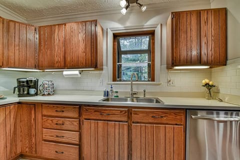 Fully equipped kitchen with everything you'll need to make some delicious meals