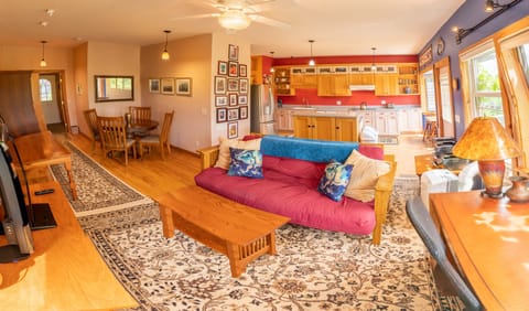 Spacious living, dining and kitchen area