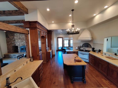 Prepare a superb meal at the estate, or enjoy one of Paso Robles