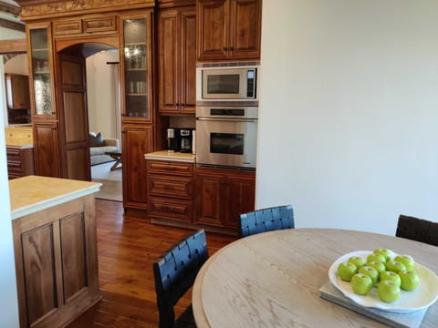 Central Air and Ceiling Fans Throughout the House, for your comf