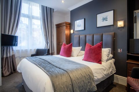 Double room with king size bed