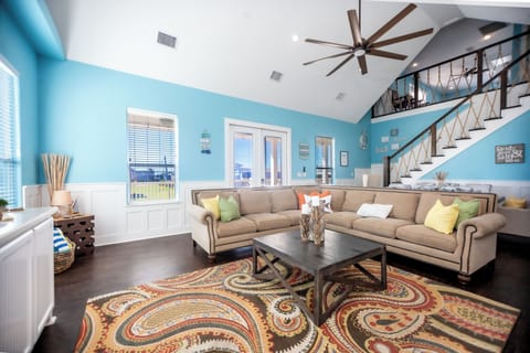 Living room with plenty of seating