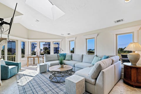 26 Bradley Circle | Main living Room - 26 Bradley Circle | Main living room