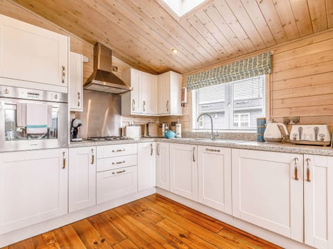Kitchen | Walnut Lodge, Mercia Marina, Willington