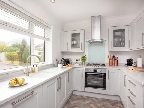 Kitchen/diner | Leighwood Cottage, Paignton