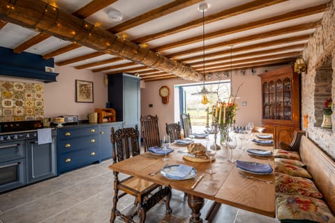 Very Large Dining table and room to dance