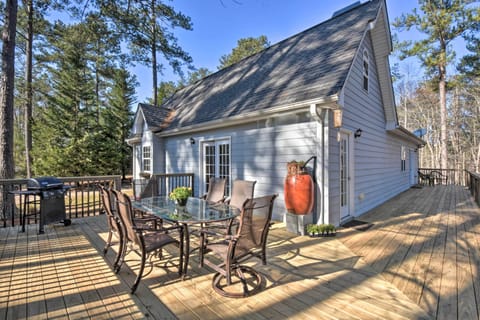 Partial Wraparound Deck | Dining Area | Gas Grill