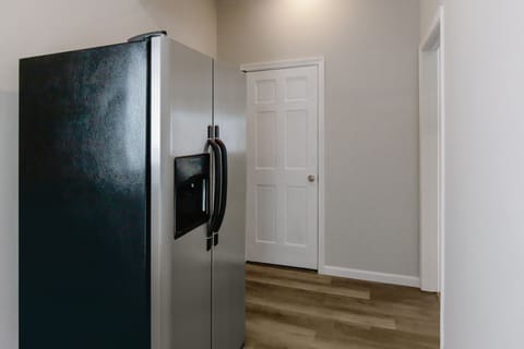 Extra fridge for drinks or large groups