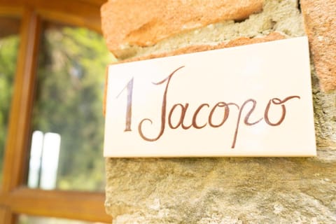 Apartment No. 1 - Jacopo (Borgo Rapale). Perfect for a couple + extra bed available