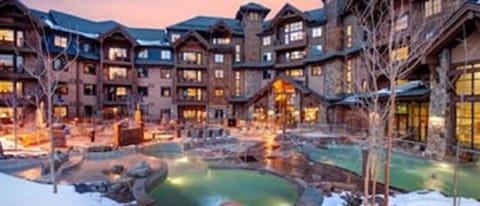GRAND LODGE at GRAND TIMBER LODGE is loaded with amenities - Bar, Gym, Arcade...