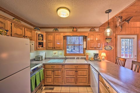 Fully Equipped Kitchen | Coffee Grinder | Blender