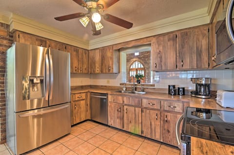 Kitchen | Coffee Maker | Toaster