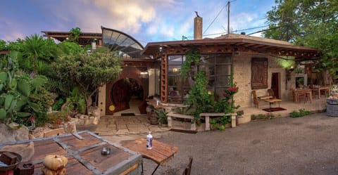 The amazing restaurant “Gramvousa” is just 2mins on foot from the cave 