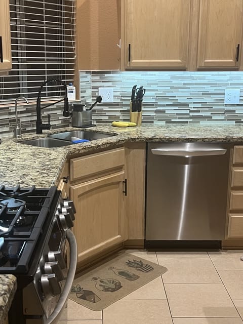 Extra large kitchen with 2 tables.All new appliances, tile 2023-2024
