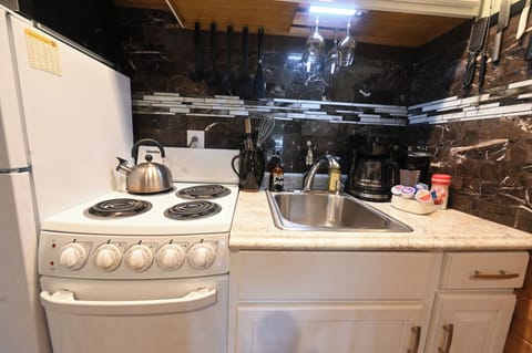 Stove and oven, a rare find in a 1 bedroom LeVilla