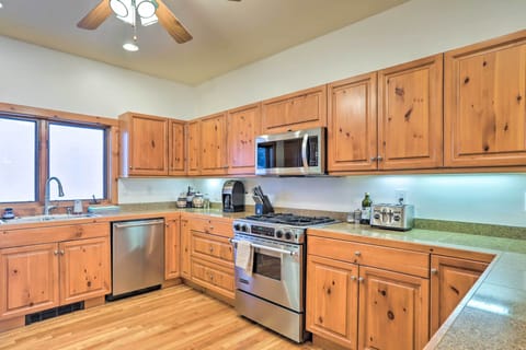 Kitchen | Water Filter | Knife Set | Trash Bags | Paper Towels