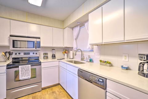 Kitchen | Toaster | Crockpot | Drip Coffee Maker | Blender | Ice Maker