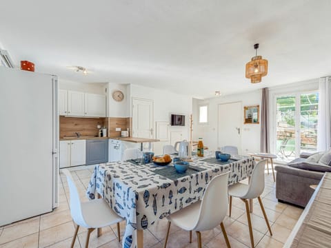 Table, Furniture, Building, Chair, Cabinetry, Window, Azure, Wood, Interior Design, Lighting