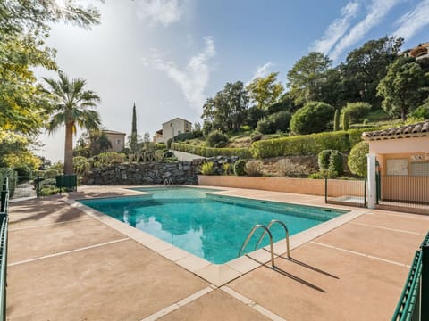 Water, Sky, Cloud, Plant, Property, Swimming Pool, Building, Azure, Tree, Outdoor Furniture