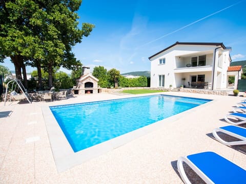 Water, Property, Sky, Plant, Swimming Pool, Building, Blue, Azure, Cloud, Tree
