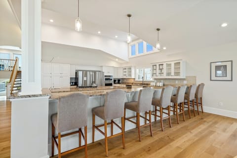 SNH345: Take It To The Limit | TL North Kitchen Area