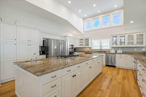 SNH345: Take It To The Limit | TL North Kitchen Area