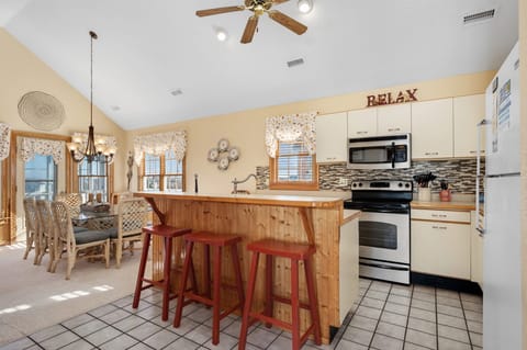 W13: Wedges 13 | TL Kitchen Area